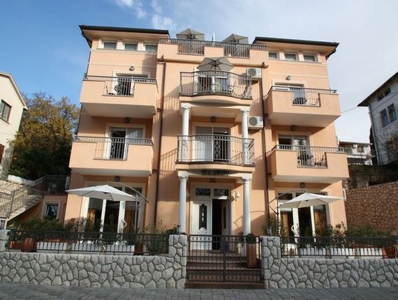 Villa Amfora, Crikvenica