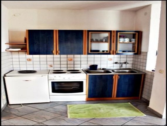 Apartman 1, Plavi, Zeleni I Crveni, Murter