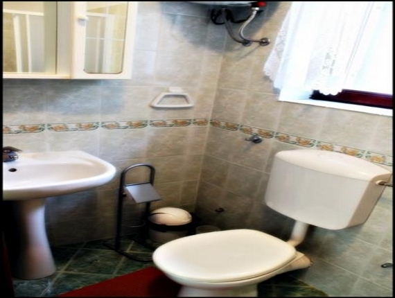 Apartman 3, Plavi, Zeleni I Crveni, Murter