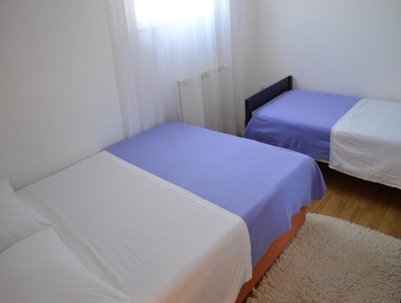 Apartman 3, Apartman Tomas, Murter