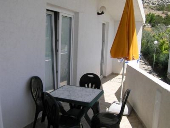 Apartman 2, Dario Apartmani, Pag