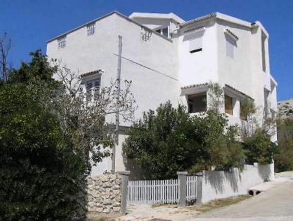 Apartman 2, Dario Apartmani, Pag