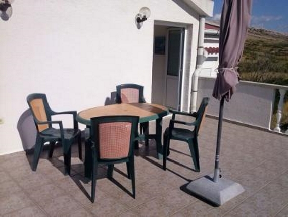 Apartman 3, Dario Apartmani, Pag