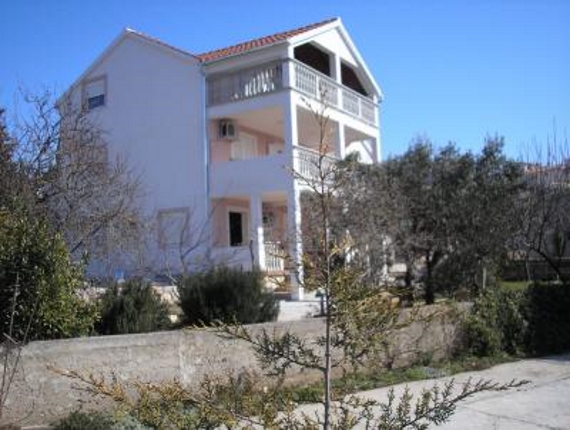 Apartmani Crnjevic, Murter