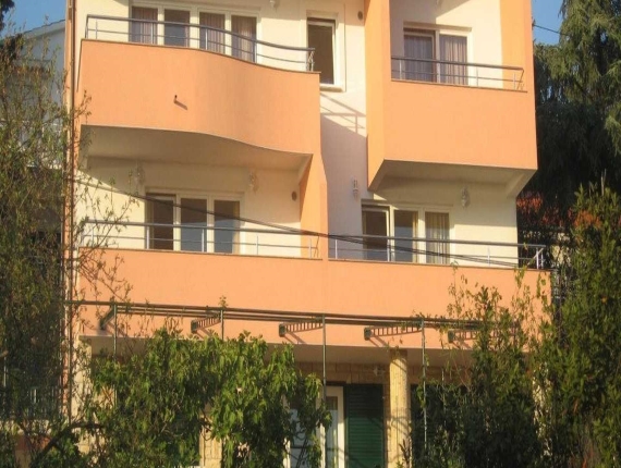 Apartmani Hari, Tisno